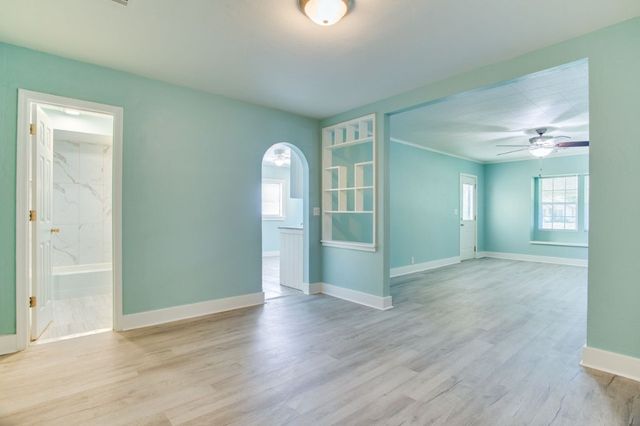 1214 W James Avenue, Enid, OK 73703
