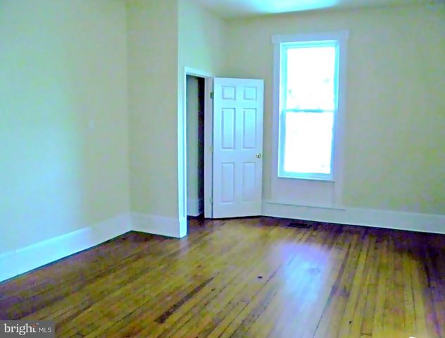 102 E A ST, Brunswick, MD 21716