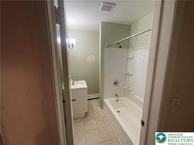 1113 East 4Th Street 2, Bethlehem City, PA 18015