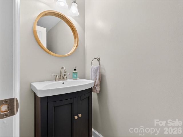 2204 Winthrop Avenue, Charlotte, NC 28203