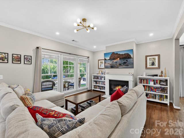 2204 Winthrop Avenue, Charlotte, NC 28203