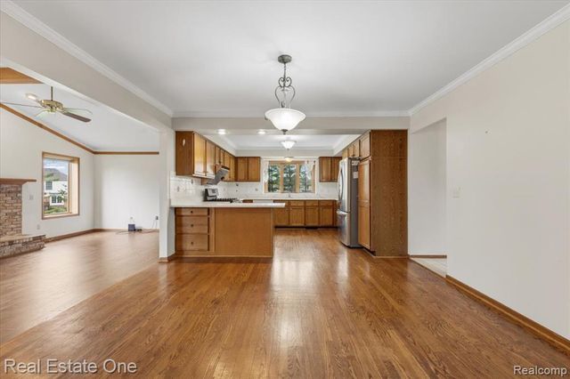 720 Essex Drive, Rochester Hills, MI 48307