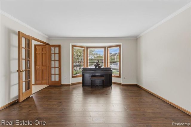 720 Essex Drive, Rochester Hills, MI 48307