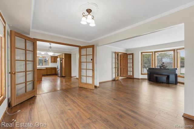 720 Essex Drive, Rochester Hills, MI 48307