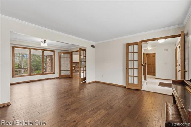720 Essex Drive, Rochester Hills, MI 48307