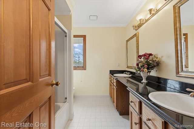 720 Essex Drive, Rochester Hills, MI 48307