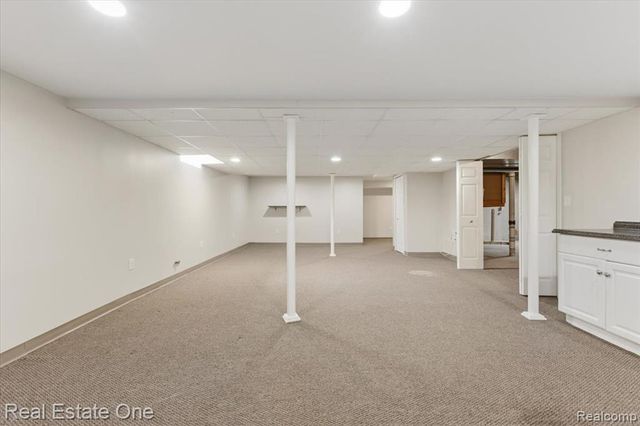 720 Essex Drive, Rochester Hills, MI 48307