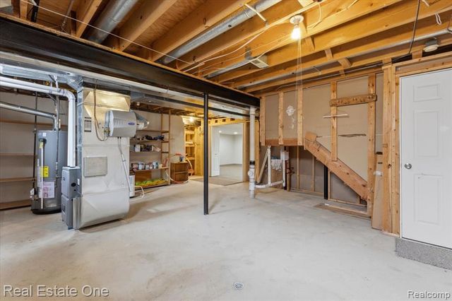 720 Essex Drive, Rochester Hills, MI 48307