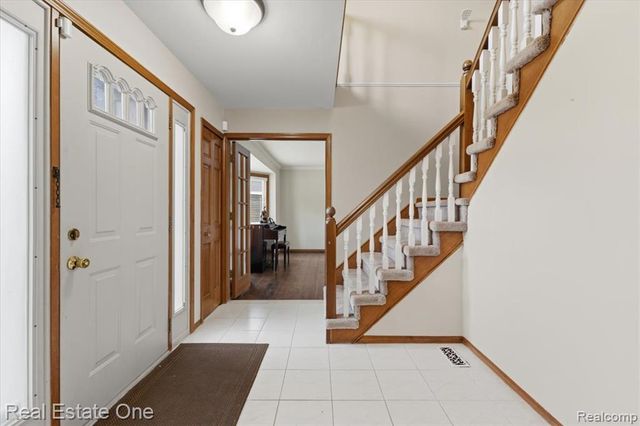720 Essex Drive, Rochester Hills, MI 48307