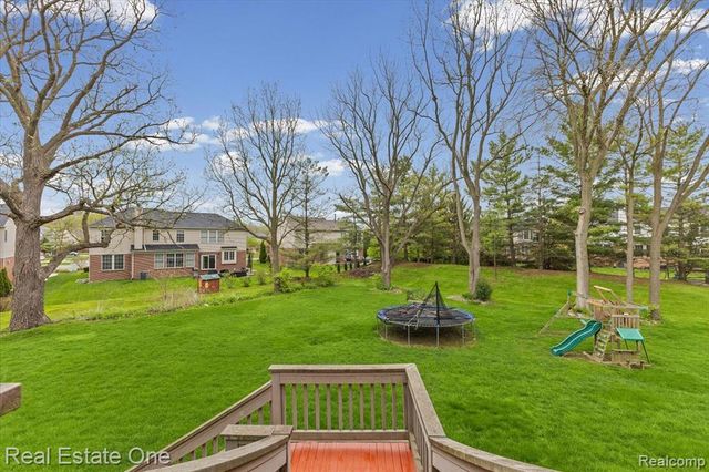 720 Essex Drive, Rochester Hills, MI 48307