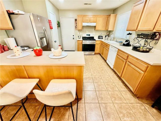 3040 Avishan, Perris, CA 92571