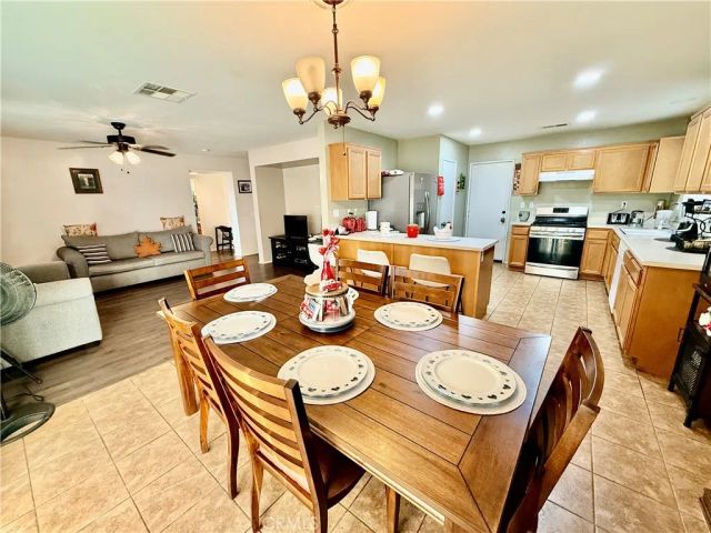 3040 Avishan, Perris, CA 92571