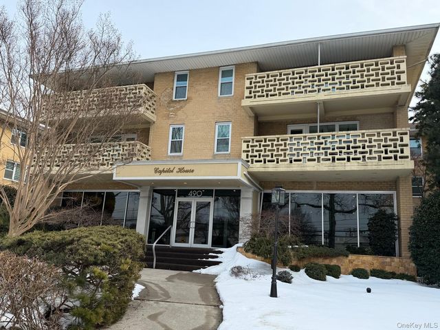 490 Atlantic Avenue 115, East Rockaway, NY 11518