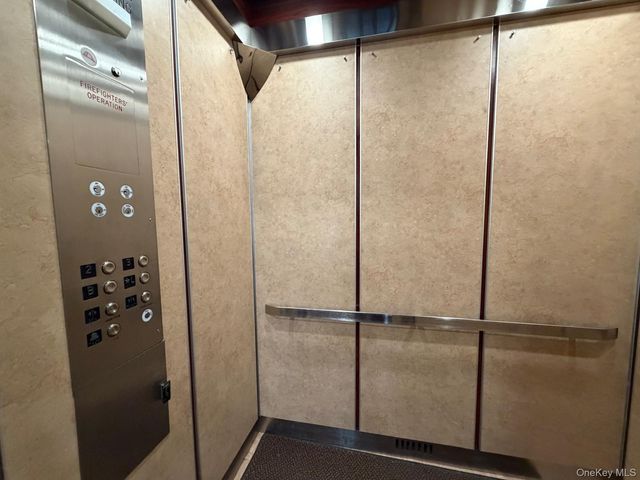 490 Atlantic Avenue 115, East Rockaway, NY 11518