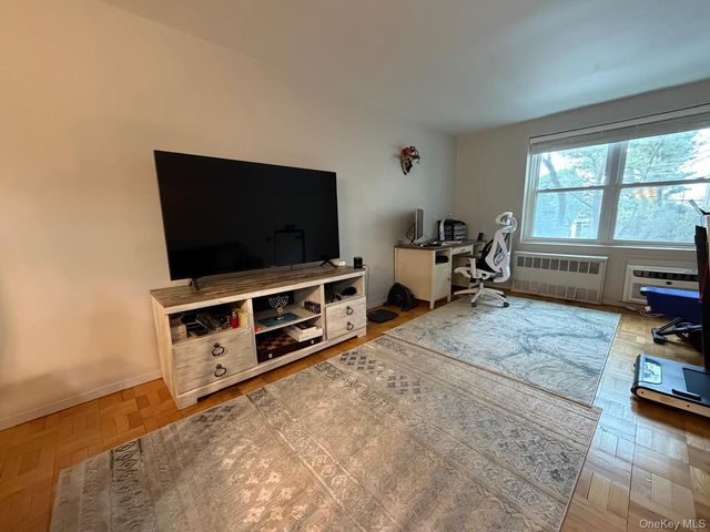 490 Atlantic Avenue 115, East Rockaway, NY 11518