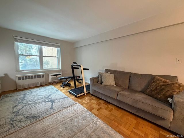 490 Atlantic Avenue 115, East Rockaway, NY 11518