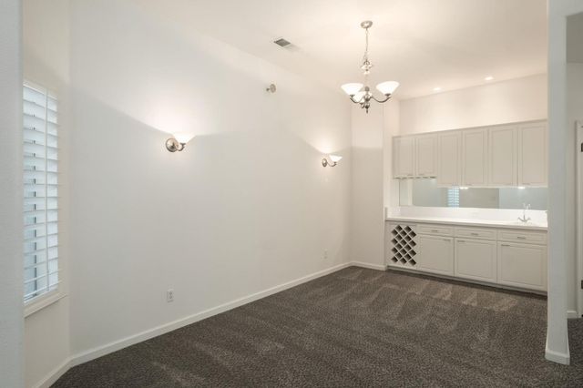 512 W Fallbrook Avenue, Clovis, CA 93611