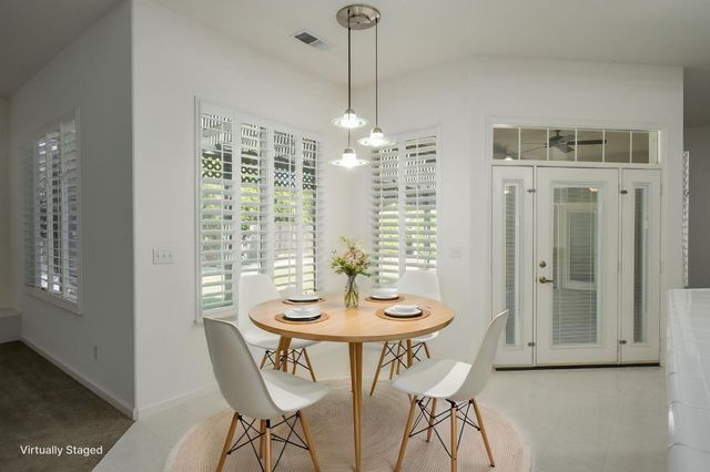 512 W Fallbrook Avenue, Clovis, CA 93611