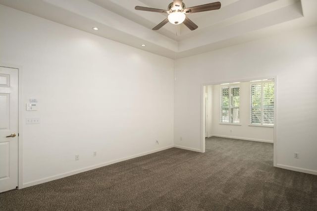512 W Fallbrook Avenue, Clovis, CA 93611