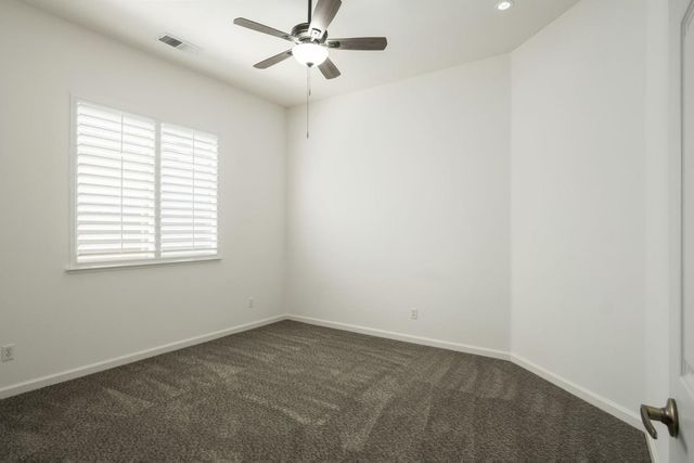 512 W Fallbrook Avenue, Clovis, CA 93611