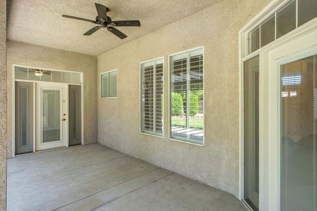 512 W Fallbrook Avenue, Clovis, CA 93611