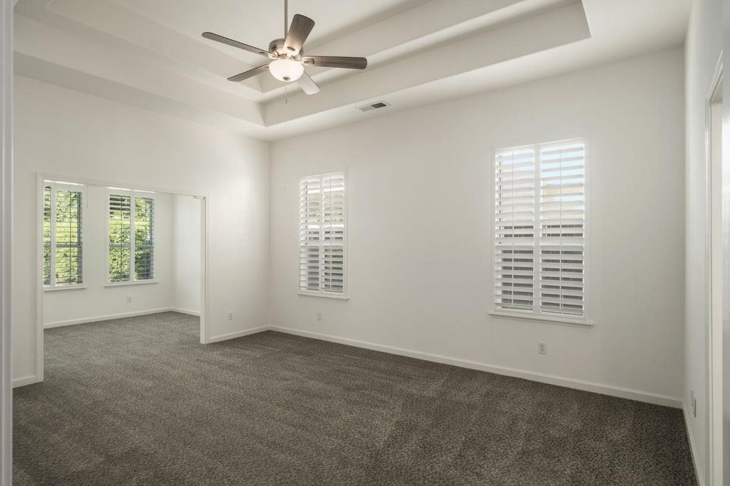 Image 21 of property listing at 512 W Fallbrook Avenue, Clovis, CA 93611