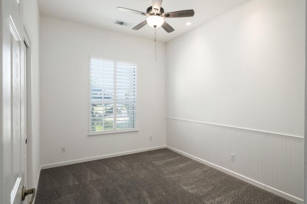Image 29 of property listing at 512 W Fallbrook Avenue, Clovis, CA 93611