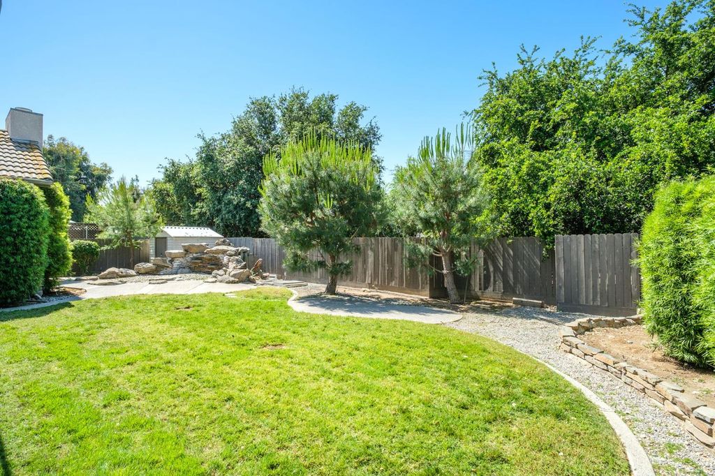 Image 40 of property listing at 512 W Fallbrook Avenue, Clovis, CA 93611
