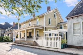 17 Old Beach Road, Newport, RI 02840