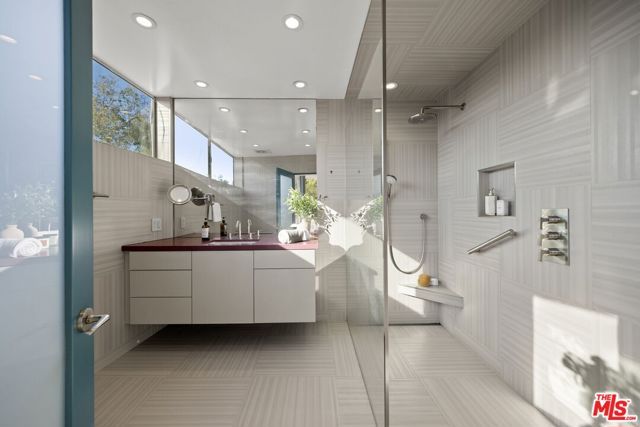 2980 Hollyridge Drive, Los Angeles, CA 90068