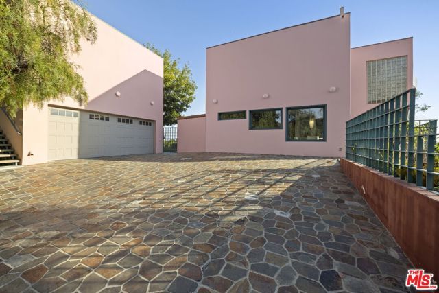 2980 Hollyridge Drive, Los Angeles, CA 90068