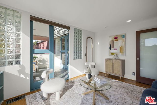 2980 Hollyridge Drive, Los Angeles, CA 90068
