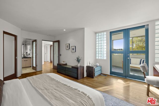2980 Hollyridge Drive, Los Angeles, CA 90068