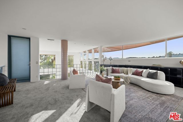 2980 Hollyridge Drive, Los Angeles, CA 90068