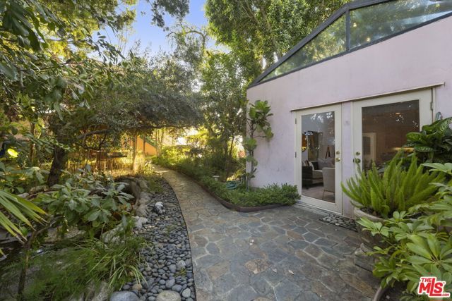 2980 Hollyridge Drive, Los Angeles, CA 90068