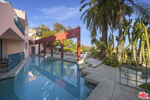 2980 Hollyridge Drive, Los Angeles, CA 90068