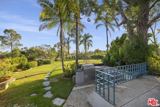 2980 Hollyridge Drive, Los Angeles, CA 90068