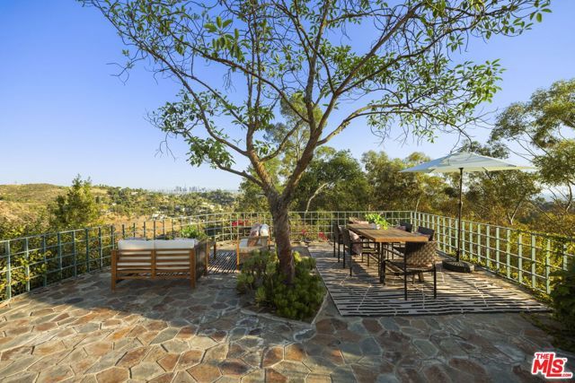 2980 Hollyridge Drive, Los Angeles, CA 90068