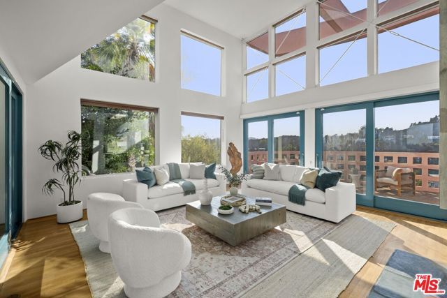 2980 Hollyridge Drive, Los Angeles, CA 90068