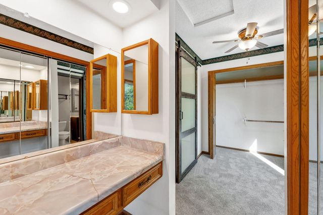 4715 Pilgrim Lane N, Plymouth, MN 55442