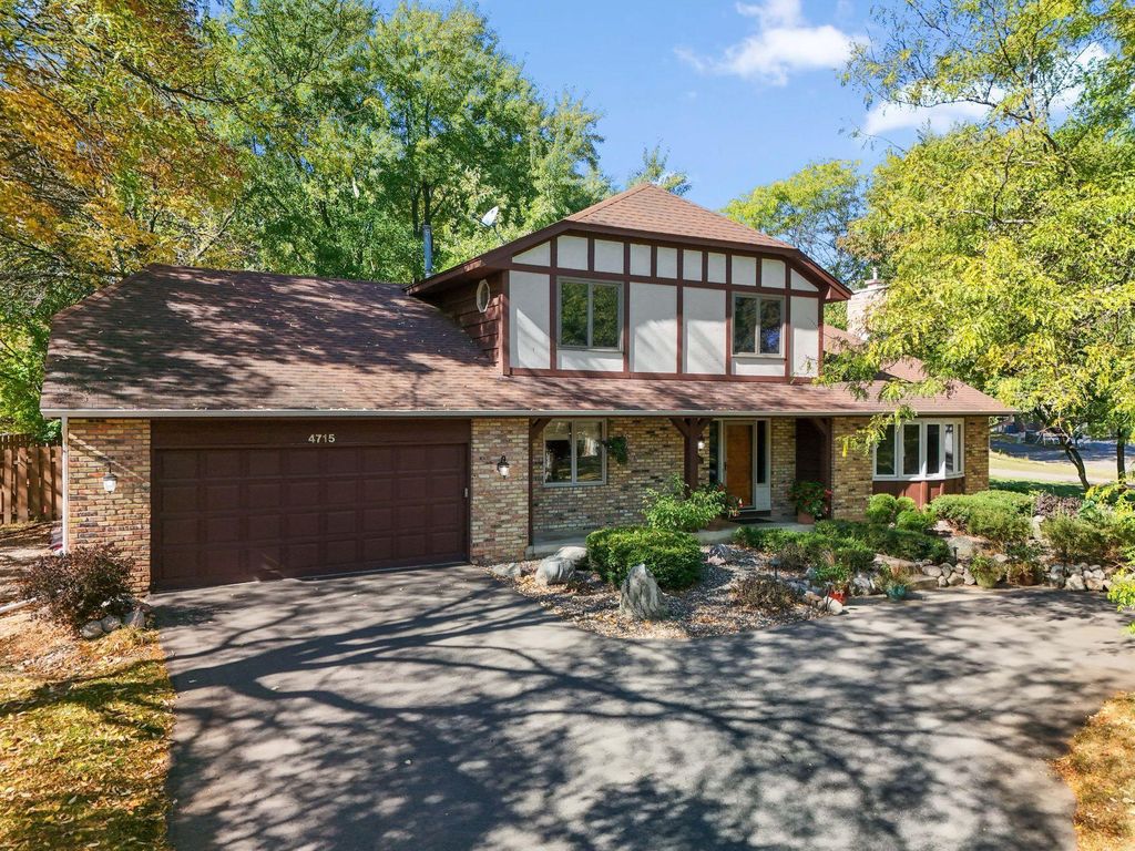 4715 Pilgrim Lane N, Plymouth, MN 55442