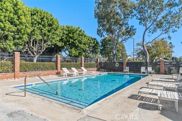 4482 Shorebird Street, Huntington Beach, CA 92649