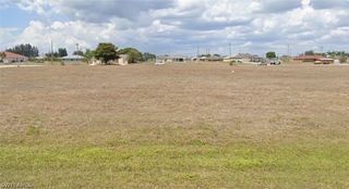 605 NE 15th TER, Cape Coral, FL 33909