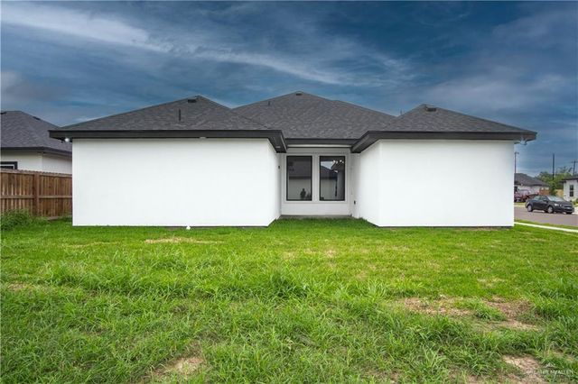 1015 E Pecan Street, Alton, TX 78573