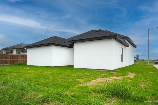1015 E Pecan Street, Alton, TX 78573