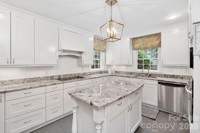 2808 Windsor Avenue, Charlotte, NC 28209