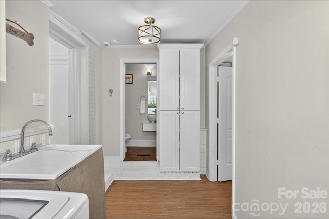 2808 Windsor Avenue, Charlotte, NC 28209
