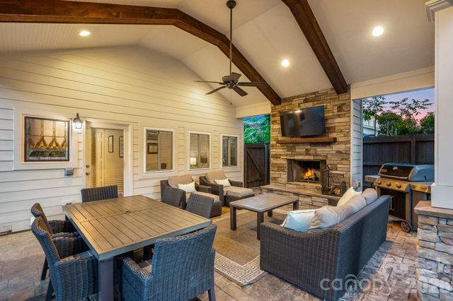 2808 Windsor Avenue, Charlotte, NC 28209