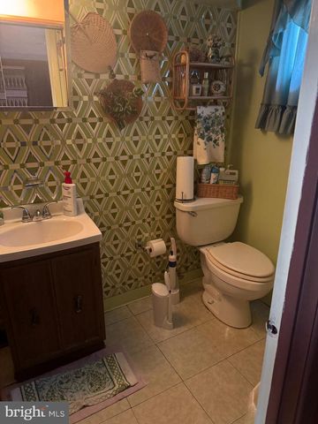 7909 DELLWOOD AVE, Lanham, MD 20706