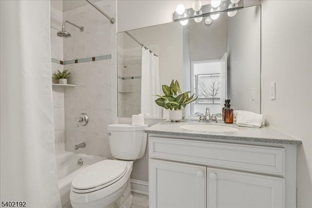 49 Farmersville Rd, Tewksbury Twp., NJ 07830